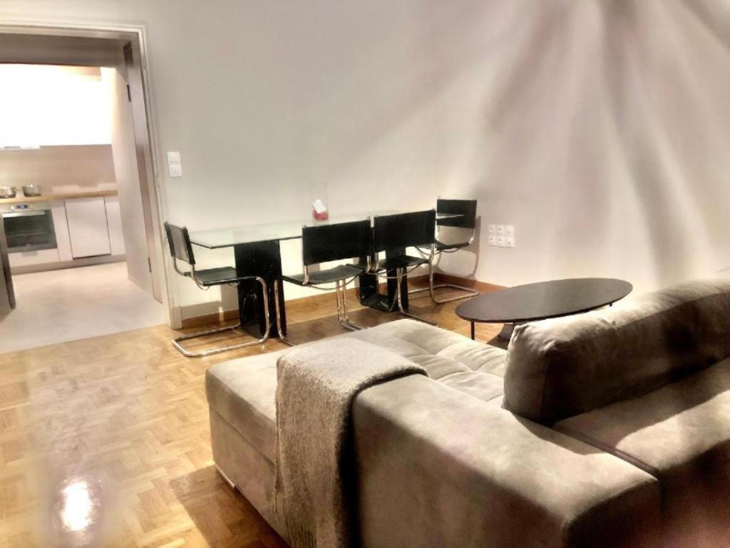 Economy Shared Apartment E In Central Афины Экстерьер фото
